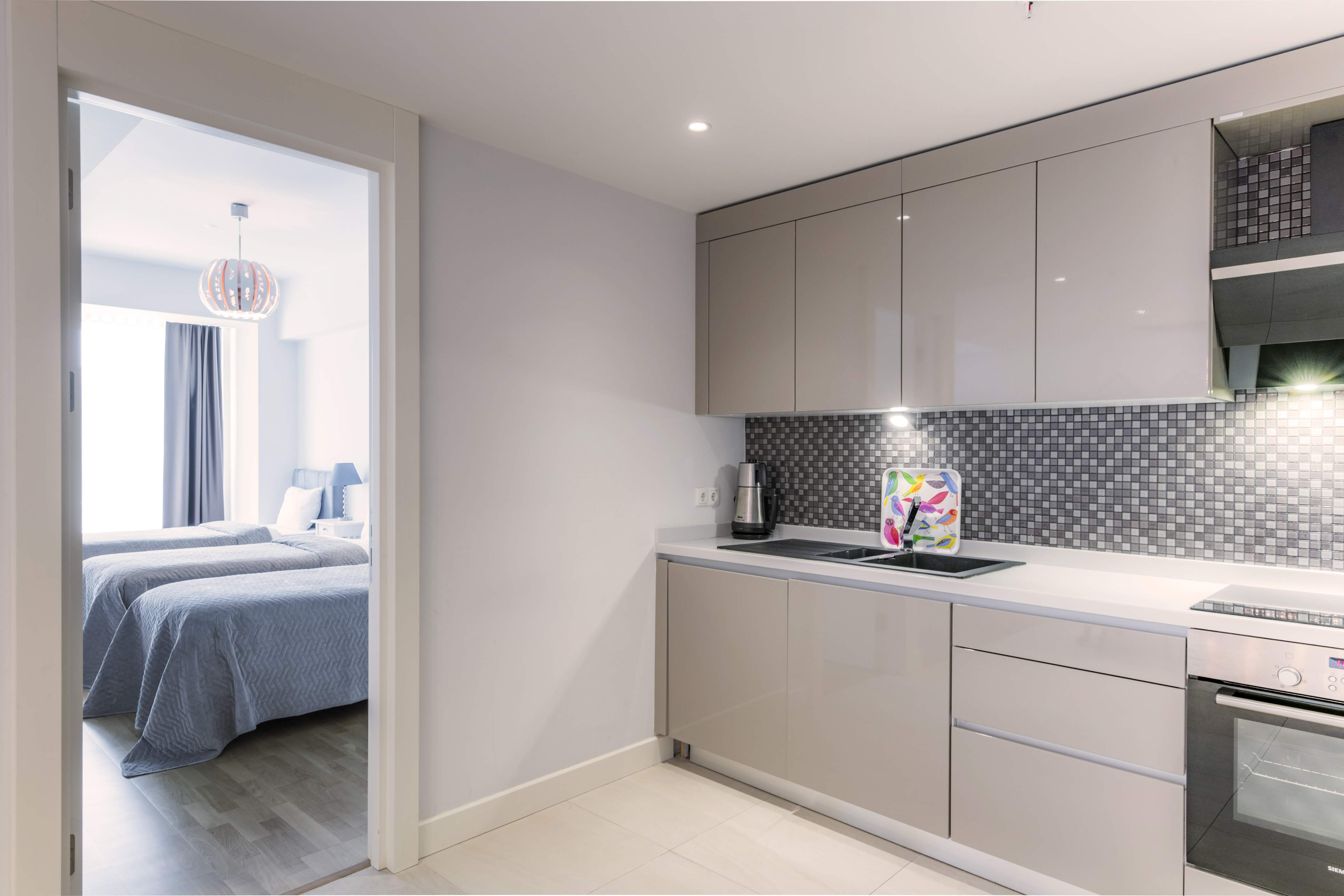 3 Bedroom Family Suite - Image 19